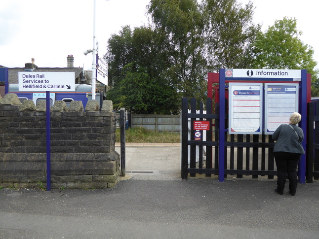 Clitheroe platform 2 entrance