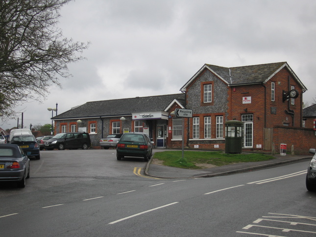 Cookham station front