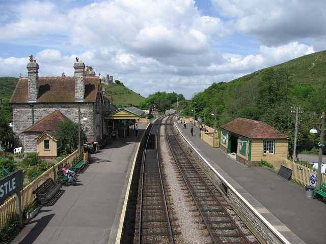 Corfe Castle from footbridge