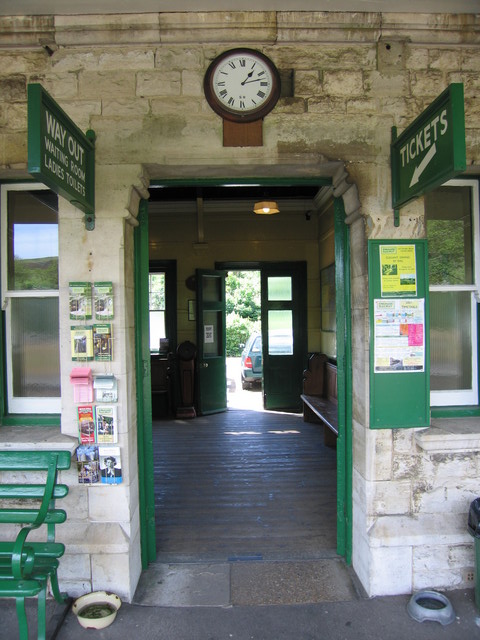 Corfe Castle ticket hall
entrance