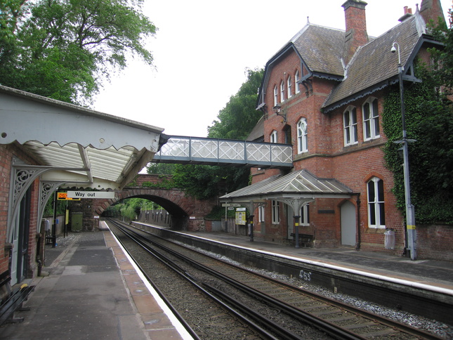 Cressington platforms looking
west