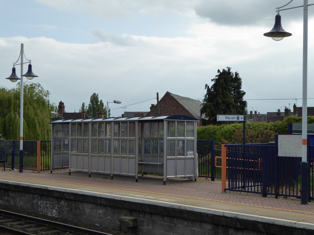 Creswell platform 1 shelter