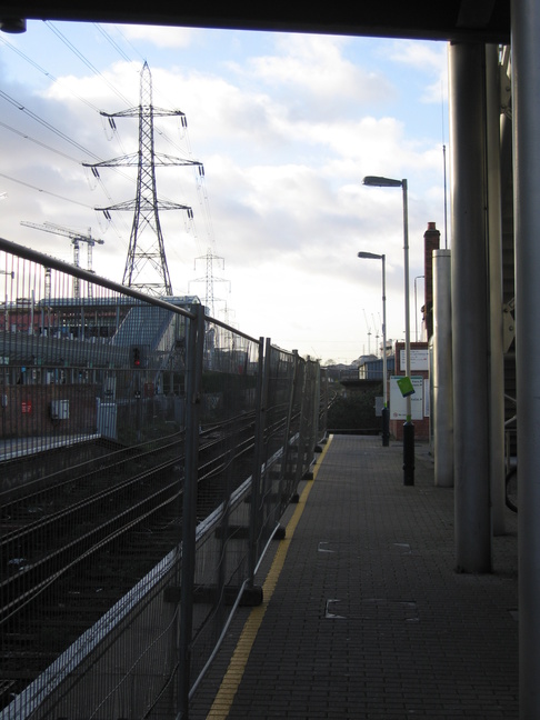 Custom House disused platform
looking west