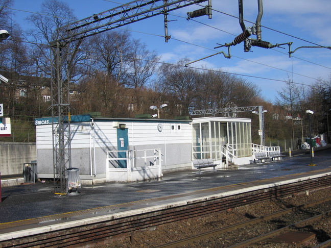 Dalmuir platform 2 building