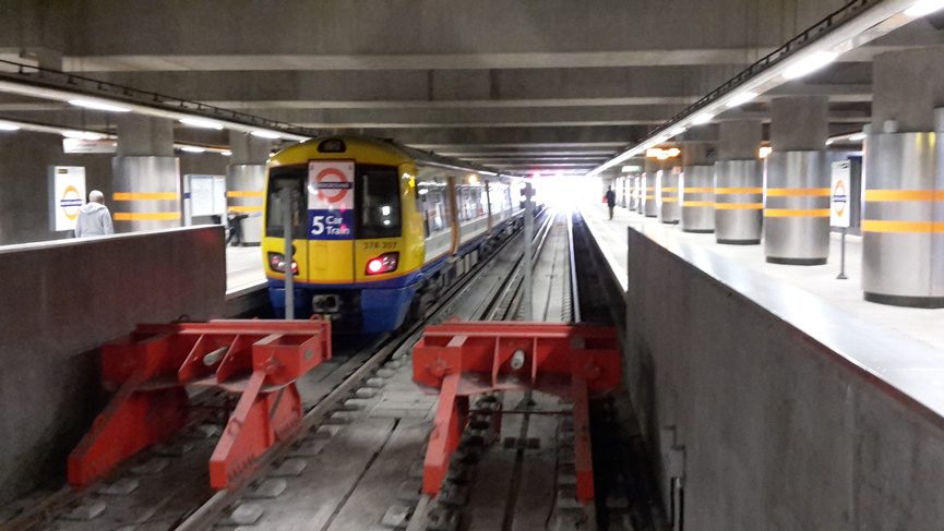 Dalston Junction platforms 2
and 3