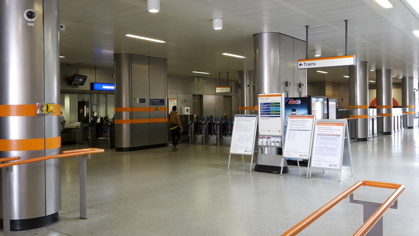 Dalston Junction
concourse