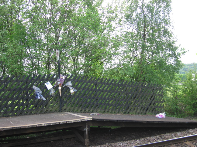 Deighton platform 2 bouquets