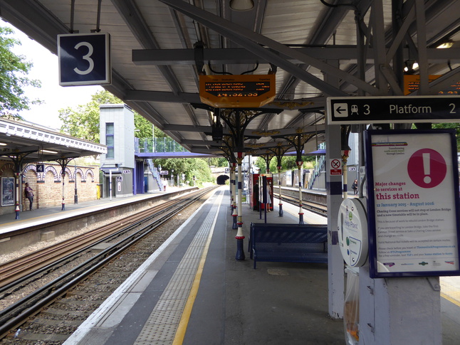 Denmark Hill platforms 2 and 3
looking east