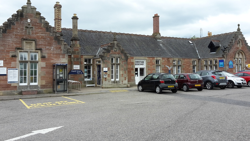 Dingwall station front