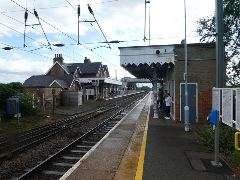 Looking back along platform 2 from the northern end
