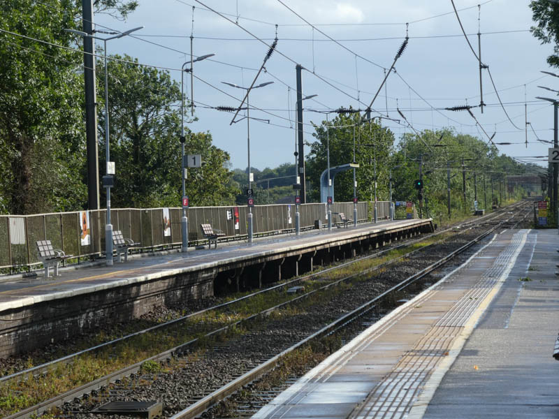 Looking south towards the end of both platforms