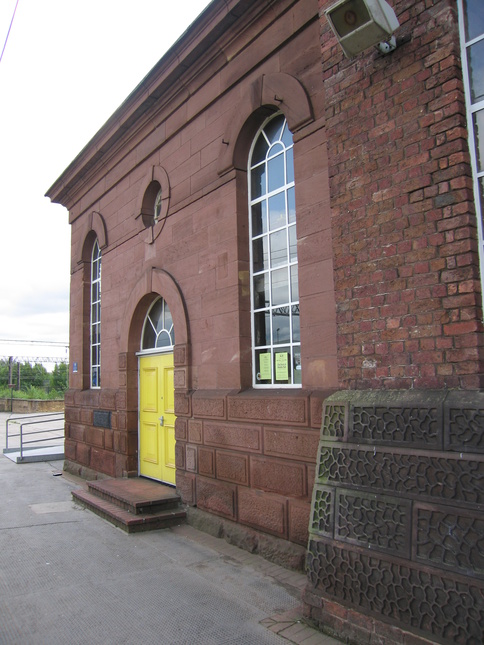 Edge Hill platform 1 end
building