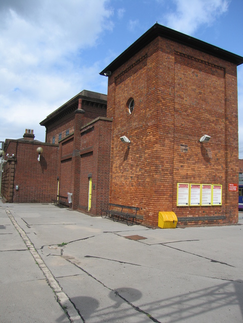 Edge Hill platform 2 buildings