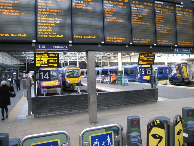 Edinburgh Waverley platforms
14, 15