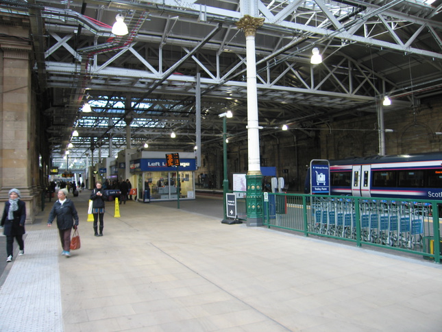 Edinburgh Waverley platform 2
looking west