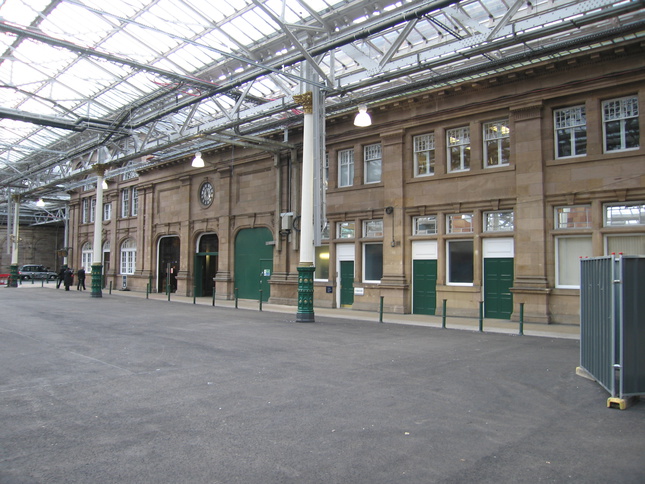 Edinburgh Waverley
station building rear