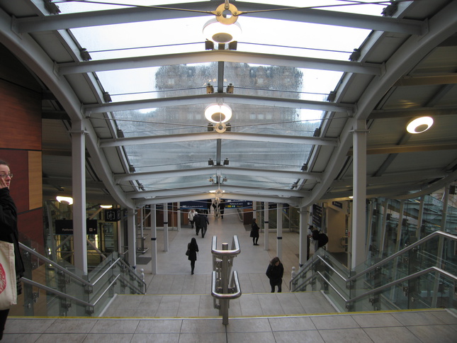 Edinburgh Waverley on
bridge