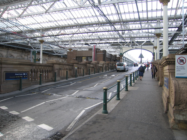 Edinburgh Waverley ramp