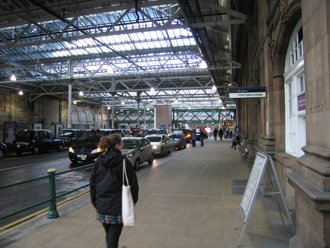 Edinburgh Waverley road
looking west