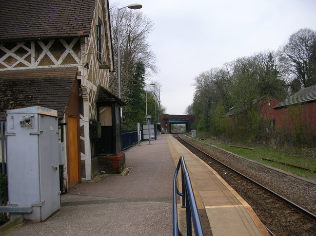 Fenny Stratford platform facing
side