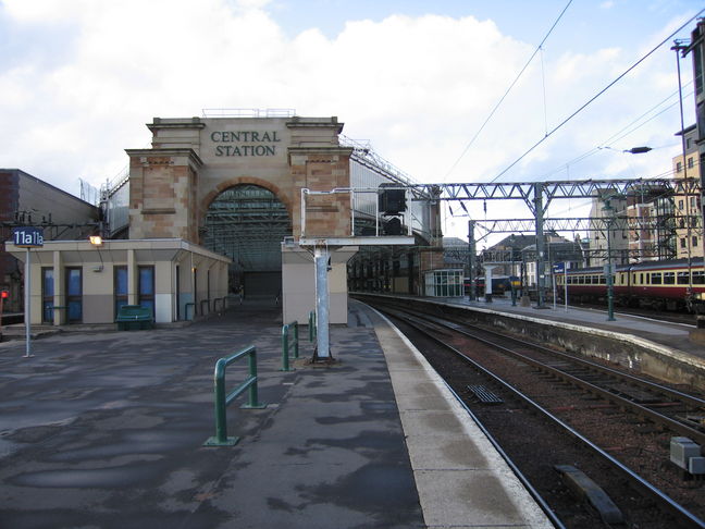 Glasgow Central platform 11a