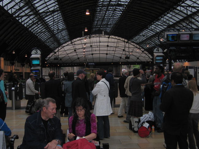 Glasgow Queen Street
platforms 3 and 4