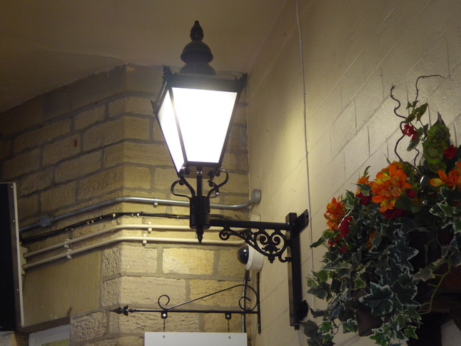 Glossop lamp