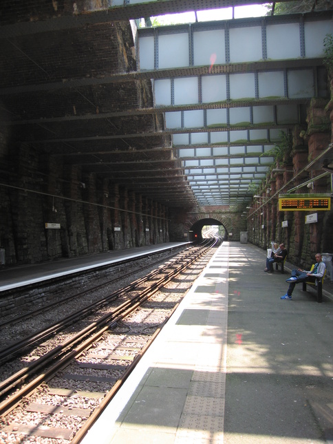 Green Lane platform 1