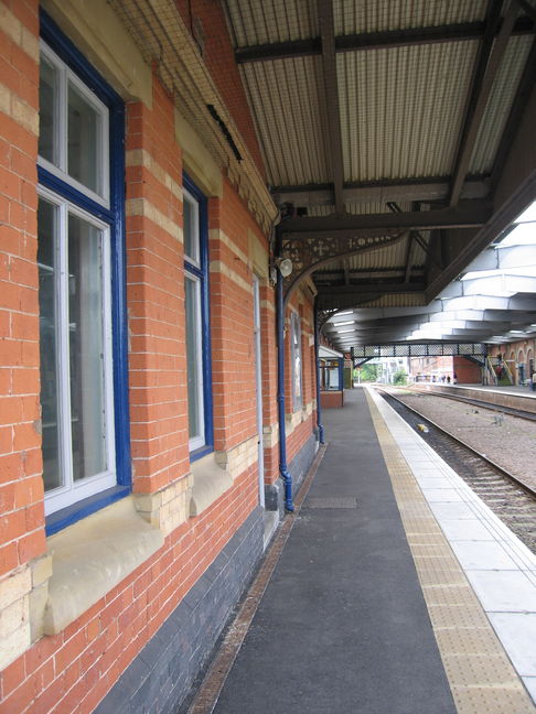 Grimsby Town platform 2