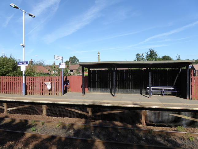 Hag Fold platform 1 shelter