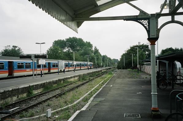 Hampton Court disused
platform