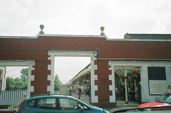 Hampton Court gateway in
retaining wall