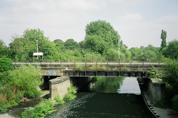 Hampton Court long
platforms