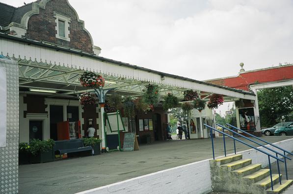 Hampton Court rear, with
flowers