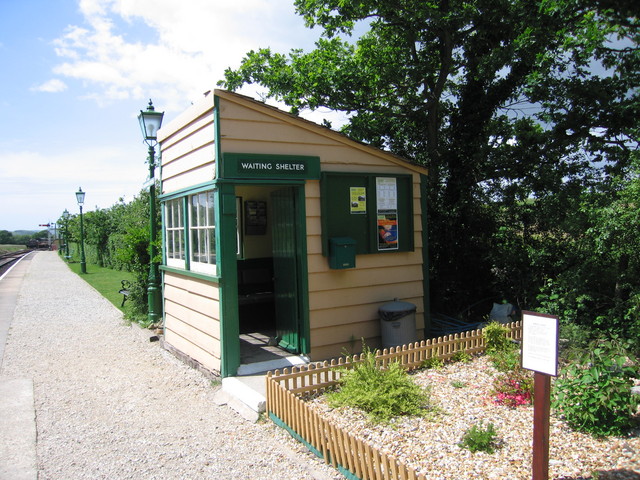 Harmans Cross Down platform
building