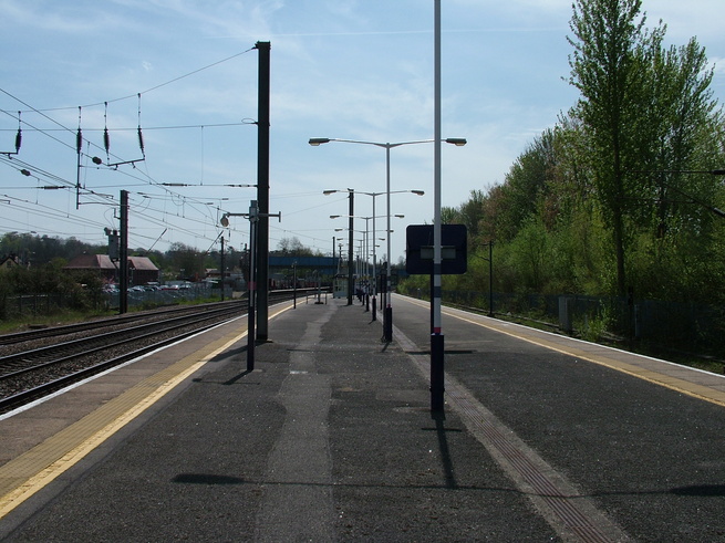 Hatfield platform 2 looking south