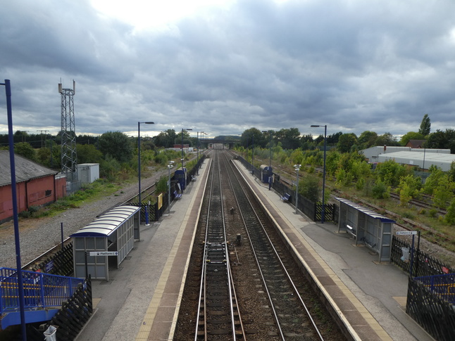 Hatfield and Stainforth looking west from footbridge at platforms 1 and 2