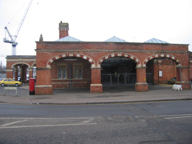 Hertford East side porte
cochère