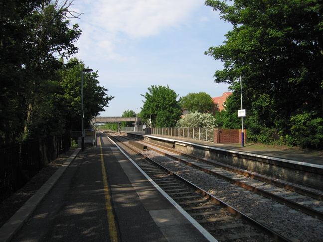 Highbridge and Burnham
seen from the end of platform 2