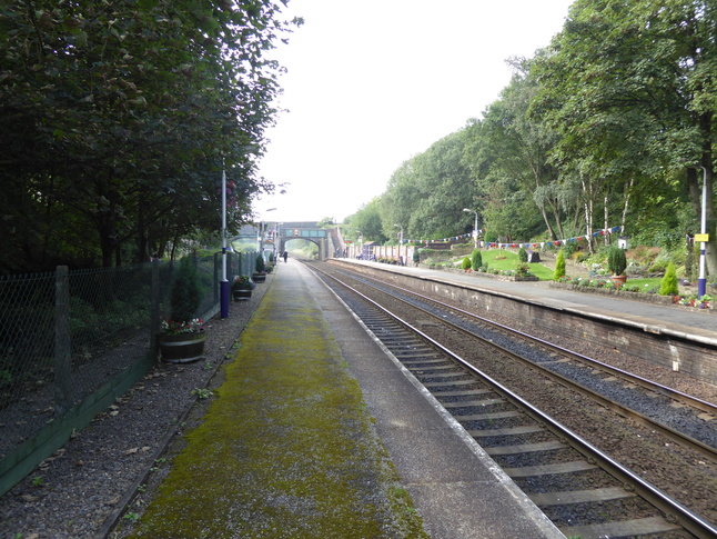 Hindley platforms looking west