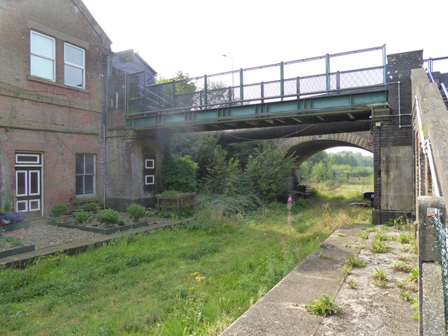 Hindley south footbridge span