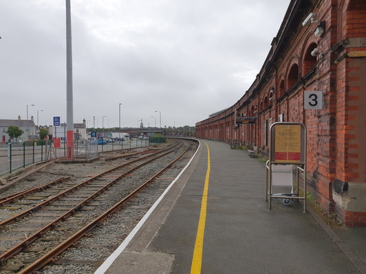 Holyhead platform 3 looking south