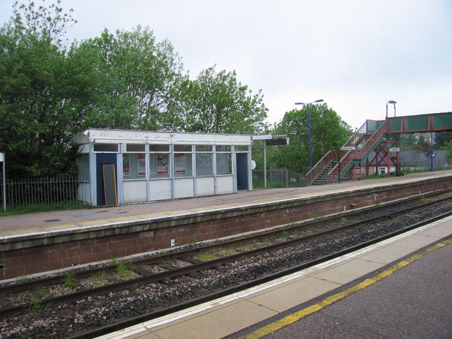 Honiton platform 2 shelter