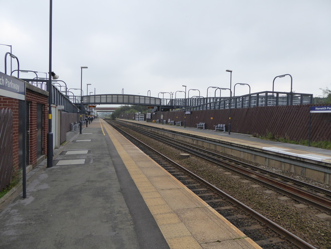 Horwich Parkway platforms looking east