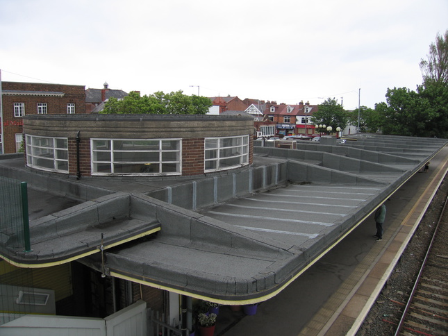 Hoylake platform 1 roof