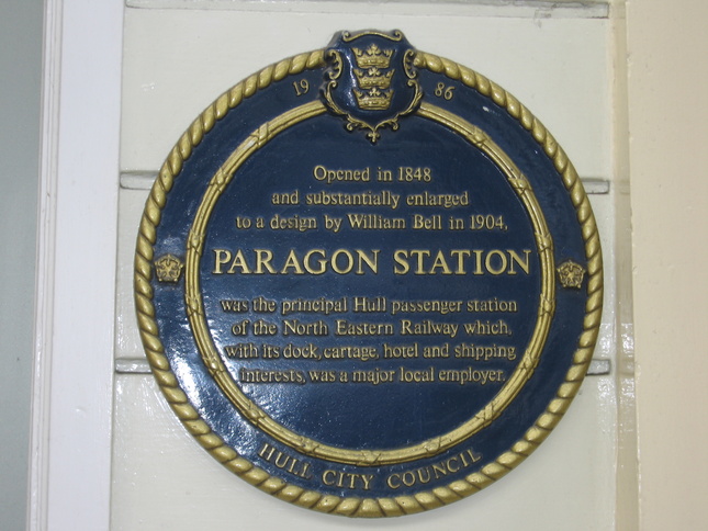 Hull plaque