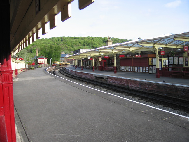 Keighley platforms 3 and 4