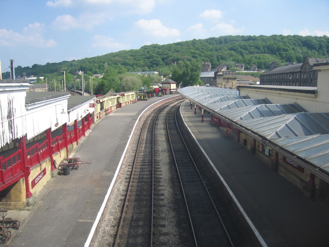 Keighley platforms 3 and 4 looking
east