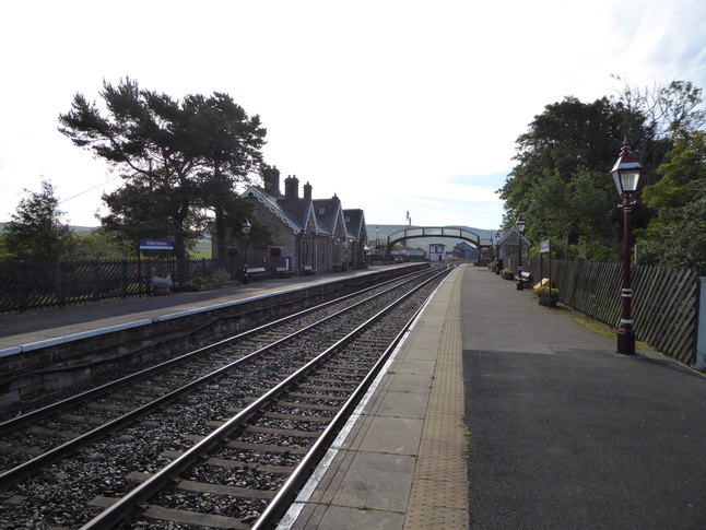 Kirkby Stephen platform 2 looking
south