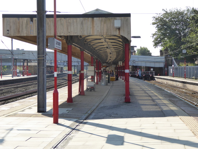 Lancaster platform 3 canopy
end